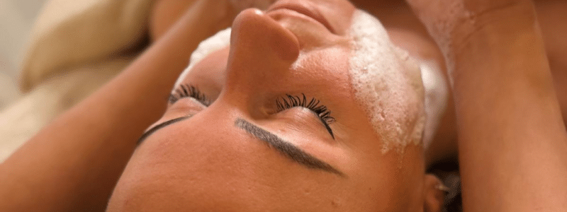 Reinigende en verzorgende gezichtsbehandeling in Breda, Prinsenbeek en Oosterhout. Met alle essentiele onderdelen, zonder apparatuur en specialistische technieken. Dé schoonheidsspecialist van Breda en omstreken