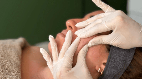 Bindweefselmassage expert PUUR Huidinstituut Breda, Prinsenbeek en Oosterhout